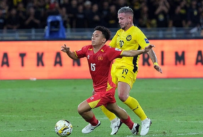 malaysia-tang-cuong-hoa-luc-truoc-tran-gap-viet-nam-bergson-va-gallifuoco-cho